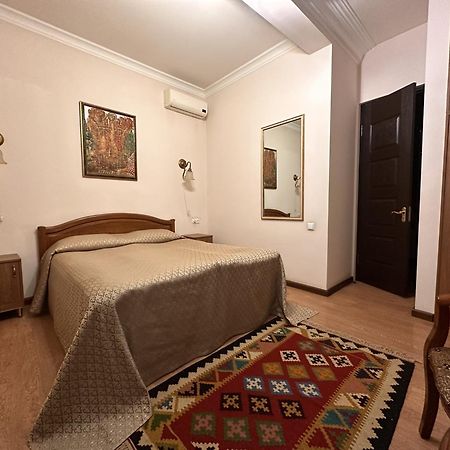 Hin Yerevantsi Hotel Dış mekan fotoğraf