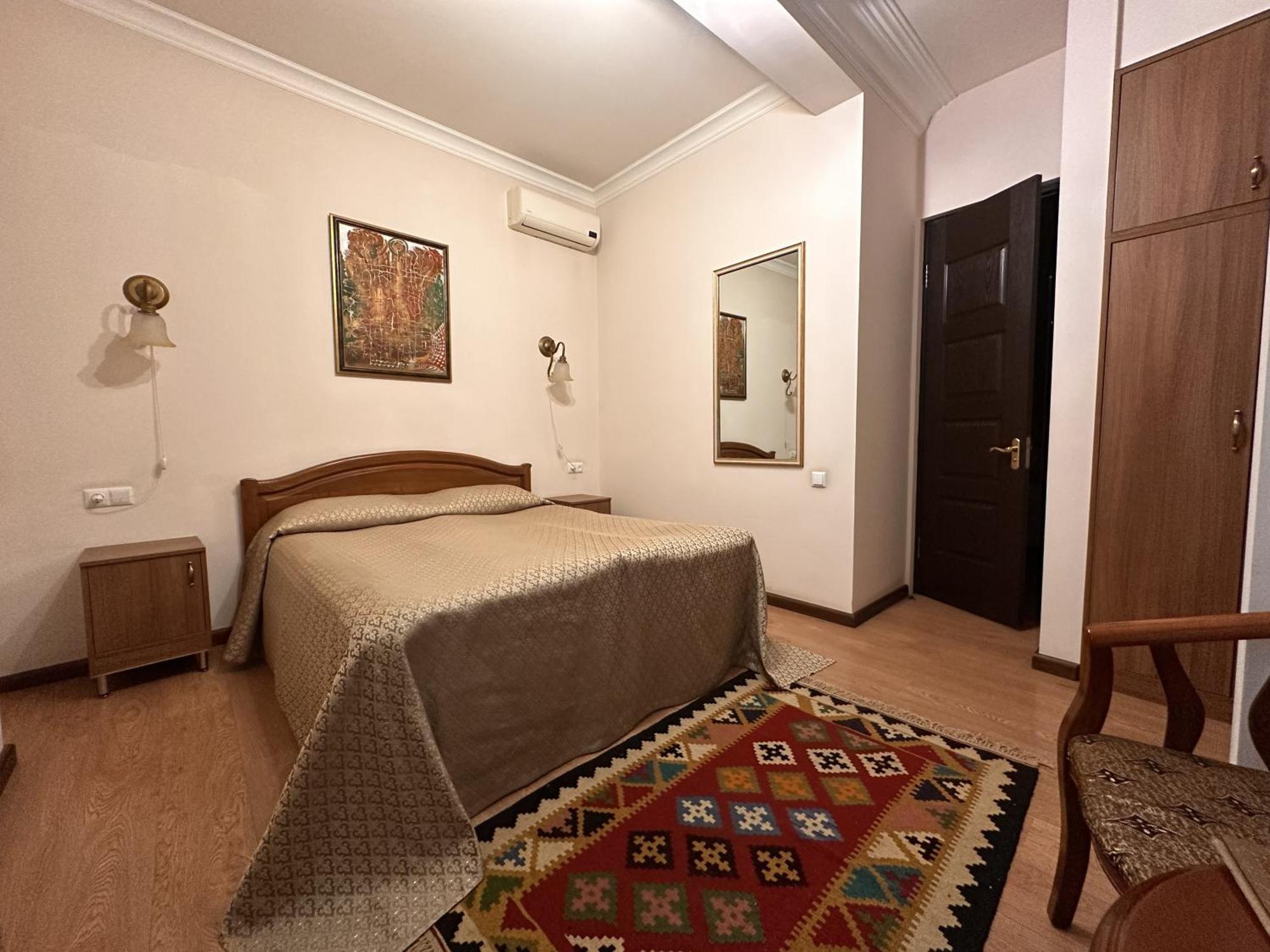 Hin Yerevantsi Hotel Dış mekan fotoğraf